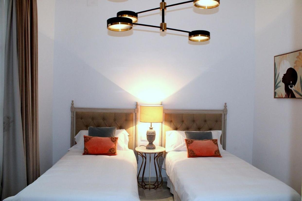 Hostal Roomsole Севілья Екстер'єр фото