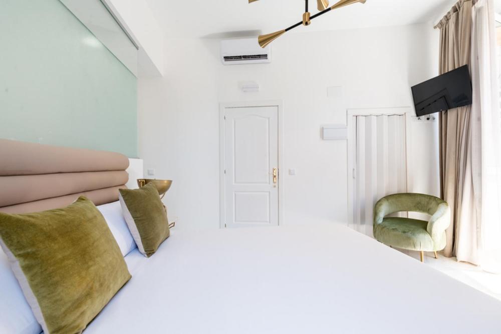 Hostal Roomsole Севілья Екстер'єр фото