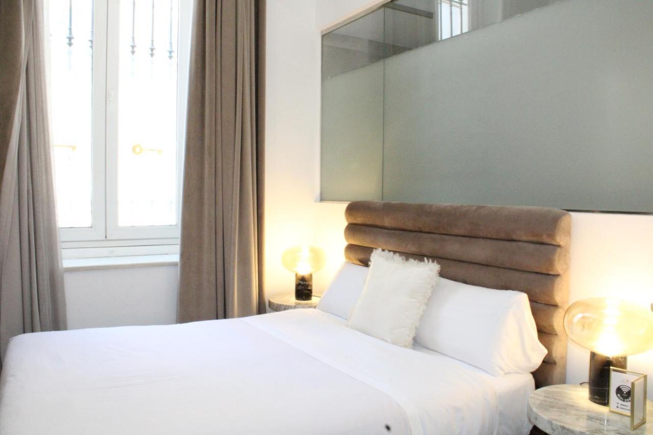 Hostal Roomsole Севілья Екстер'єр фото